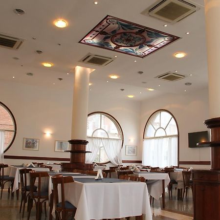 Hotel Reviens Pinamar Exterior photo