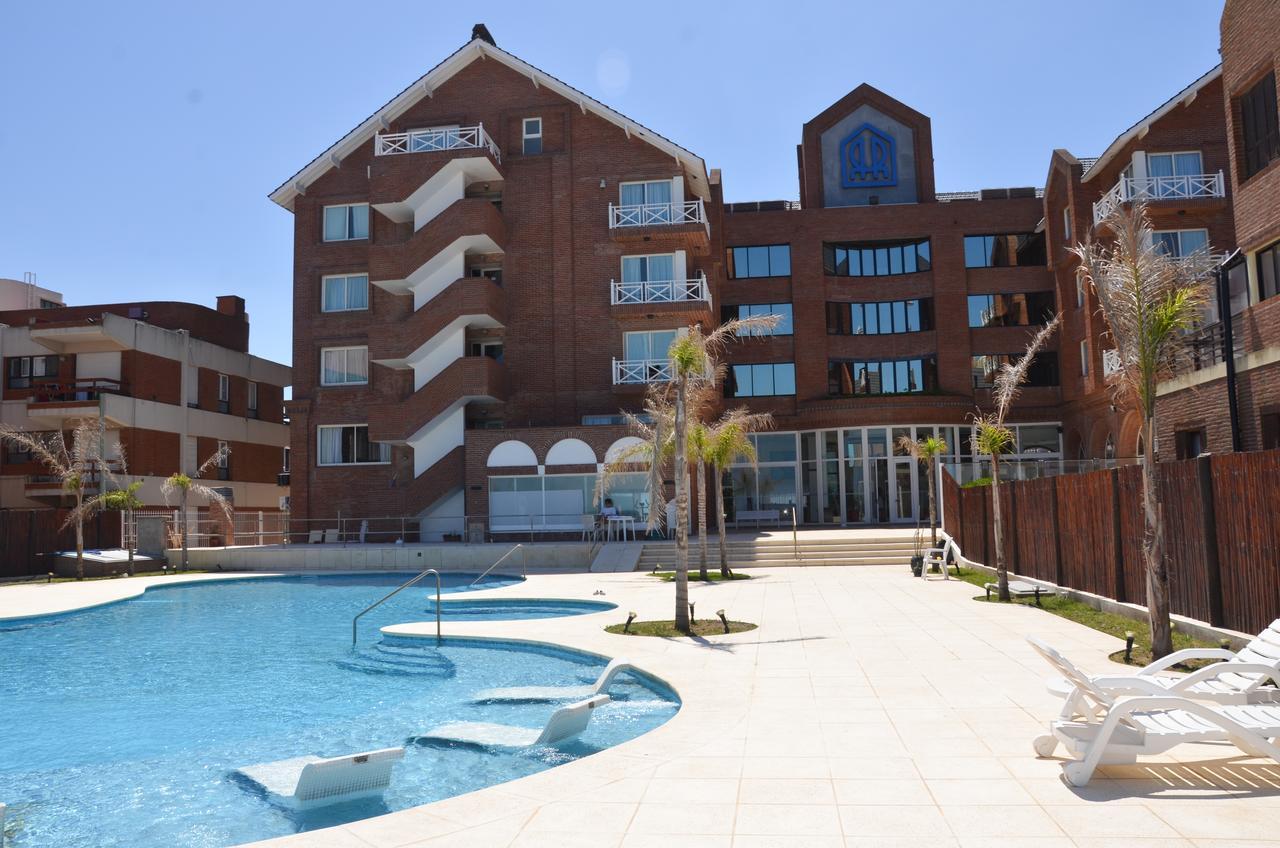 Hotel Reviens Pinamar Exterior photo