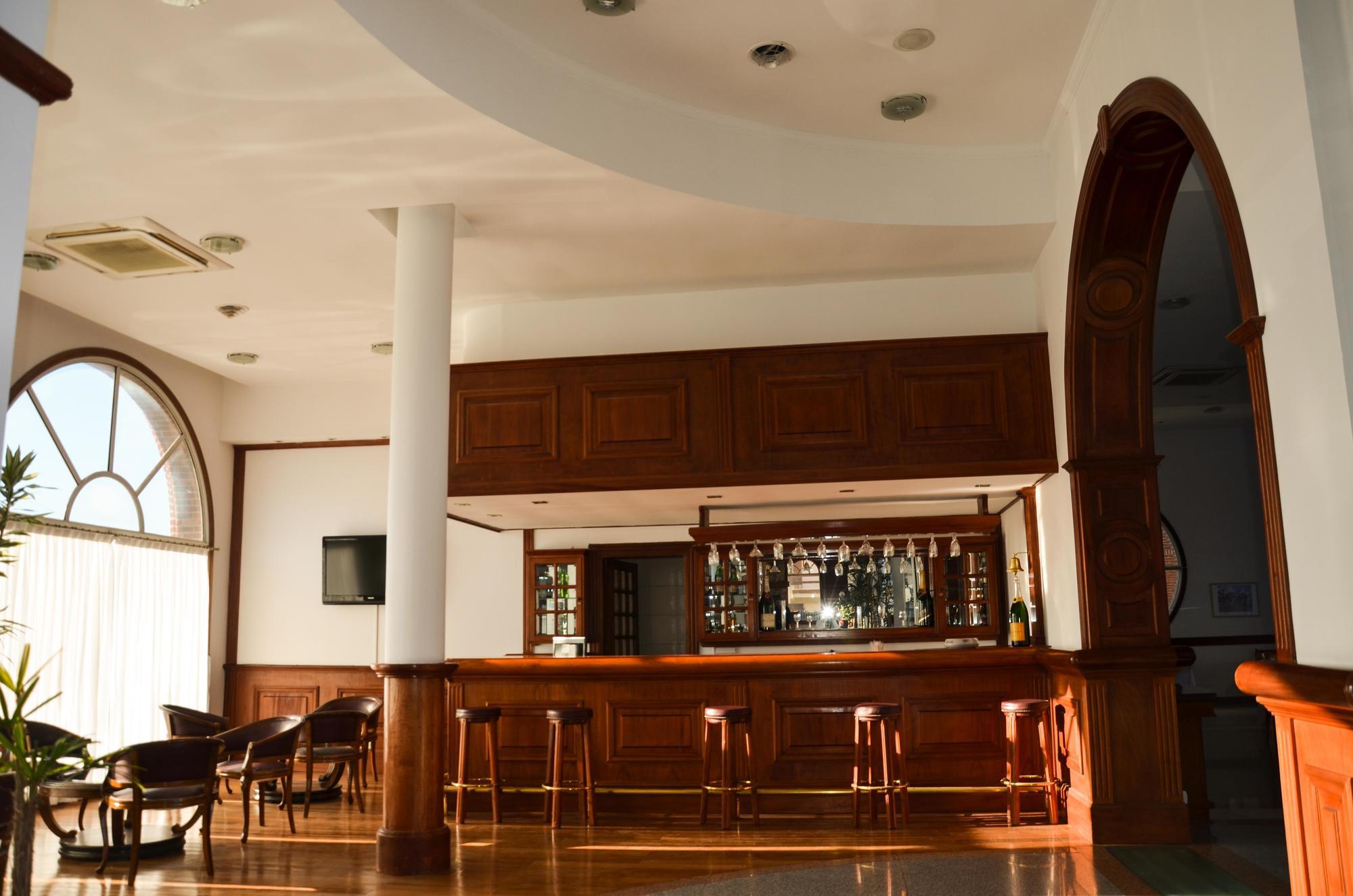 Hotel Reviens Pinamar Exterior photo